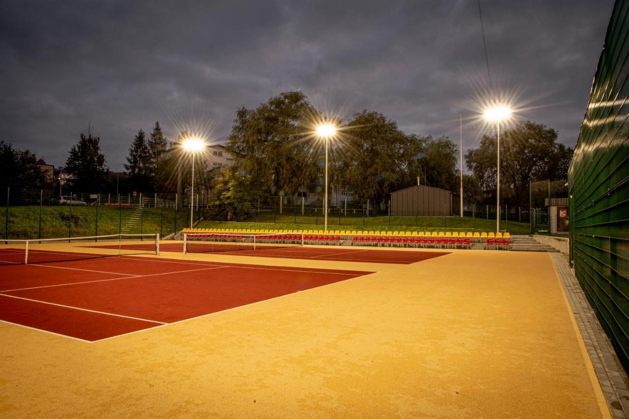 Pawilon Sportowo Turystyczny Kalwarianka Hostel Kalwaria Zebrzydowska Exterior foto