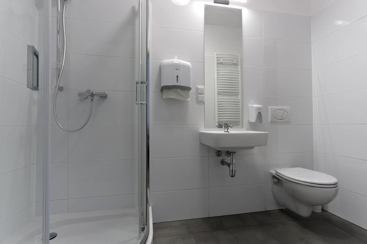 Pawilon Sportowo Turystyczny Kalwarianka Hostel Kalwaria Zebrzydowska Exterior foto